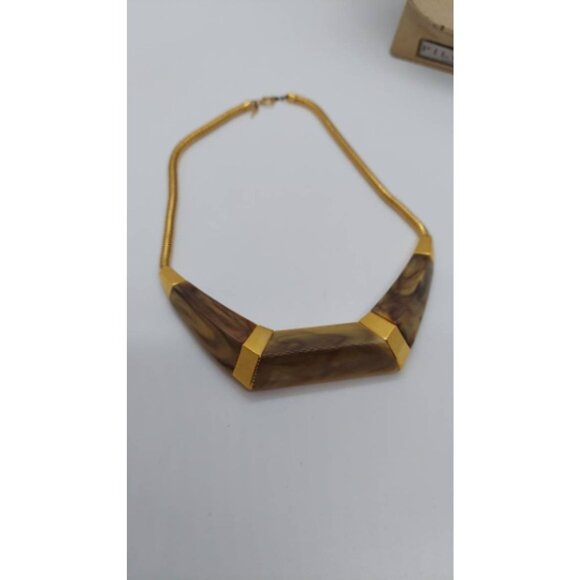Vintage Crown Trifari‎ marble lucite necklace